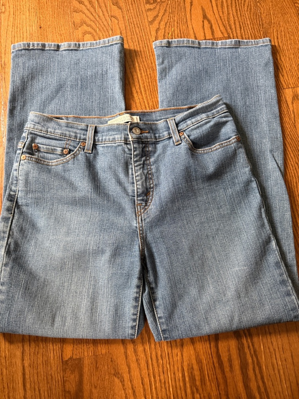 Levi's Perfectly Slimming boot cut 512 light wash jeans size 12 short